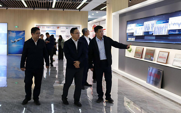 中國(guó)鋼研黨委副書(shū)記、總經(jīng)理高宏斌一行 到航產(chǎn)集團(tuán)調(diào)研